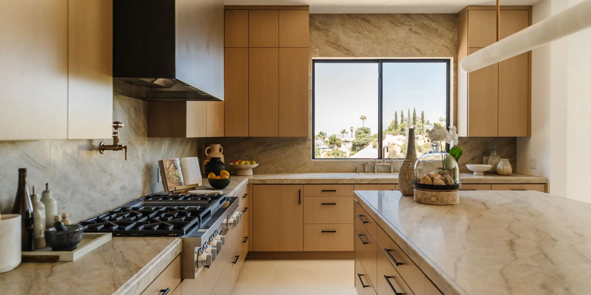 Luxury Kitchen Remodeling in Los Angeles: How Layout, Materials, and Flow Define Modern Homes